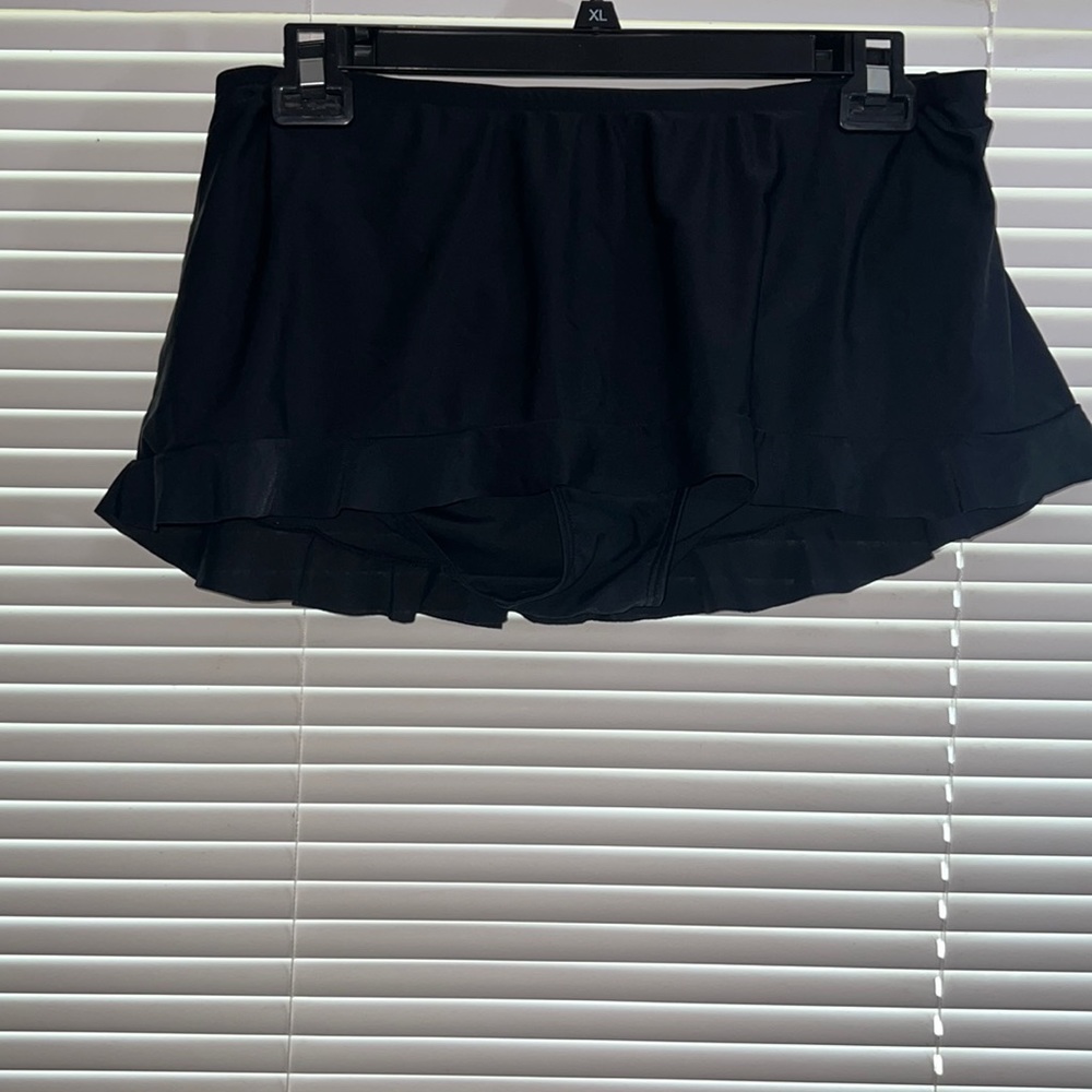Liz Lange Maternity Skirt Bikini Bottom.  New without tag.